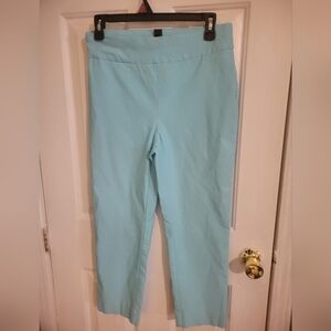Chico's So Slimming  pull up Capri Blue and size is 0.5